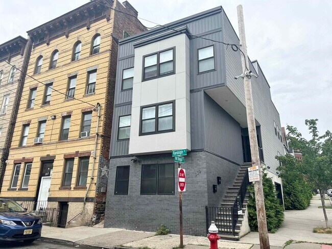 Building Photo - 339 Randolph Ave