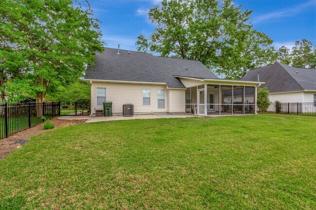 Building Photo - Beautiful Home in The Hamlets