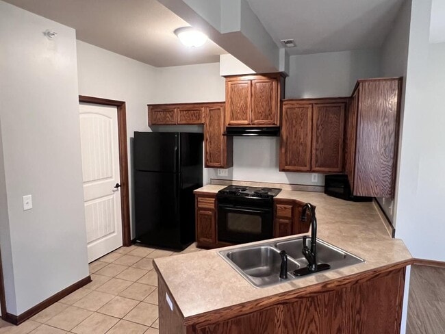 Building Photo - 1301 Tracy Ave