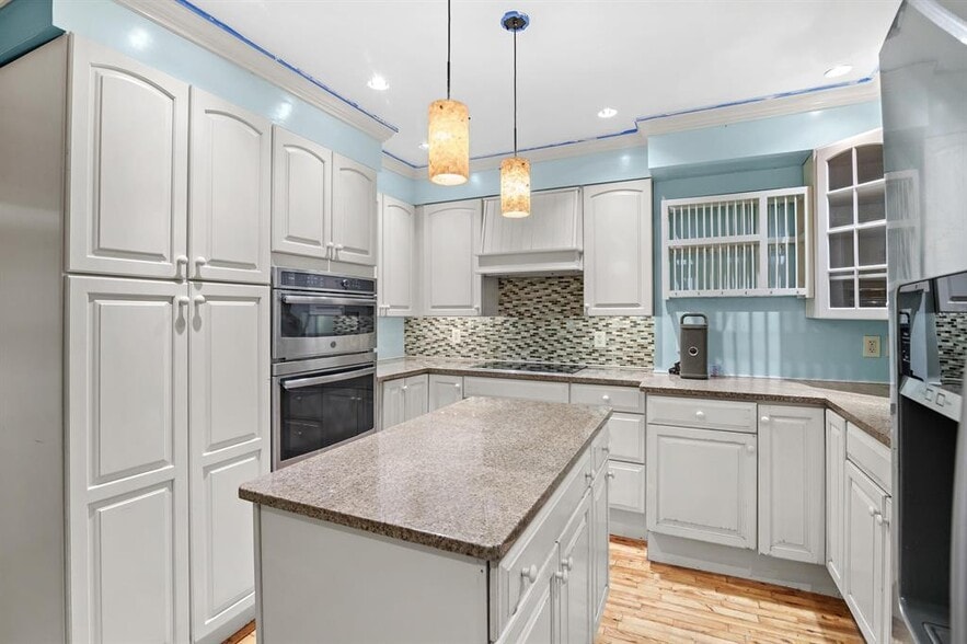 kitchen - 2 Beacon St