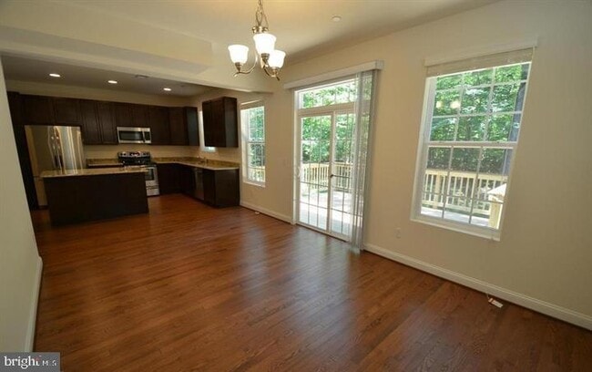 Building Photo - 5917 Sneed Dr