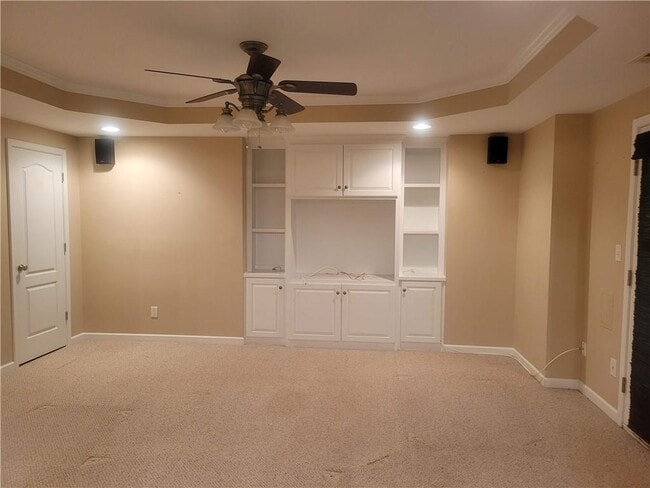 Building Photo - 5555 Holly Springs Dr