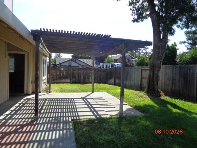 Building Photo - 485 Deer Creek Dr