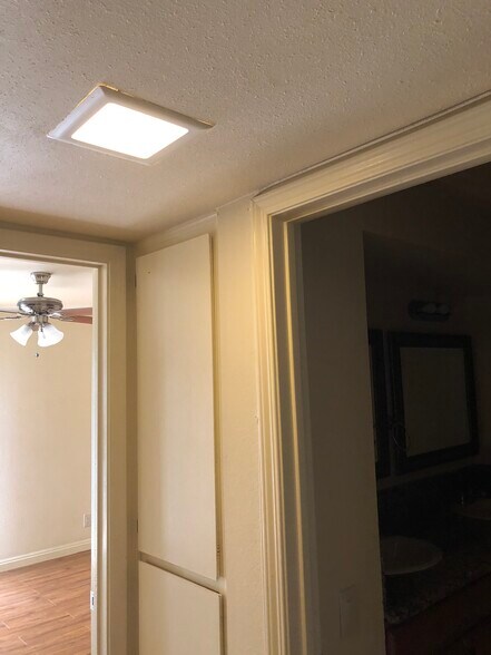 Building Photo - 32 Lakeview Cir