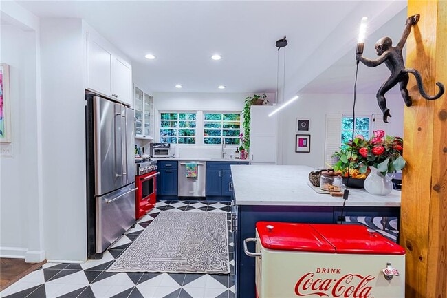 Building Photo - 4006 N Stratford Rd NE