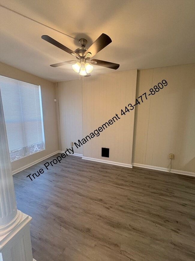 Building Photo - Spacious 3BR Home with Central A/C, 1.5 Baths & Unfinished Basement – Available Now!