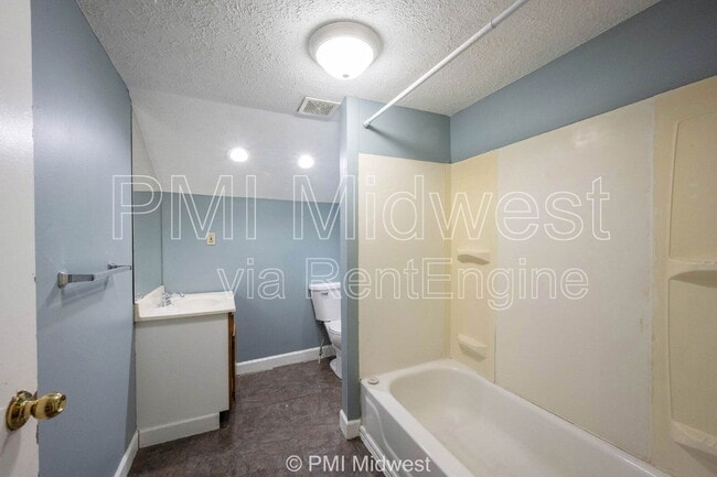 Building Photo - 921 S Buckeye St