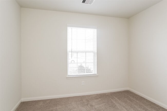 Building Photo - 27044 Leonardo Dr