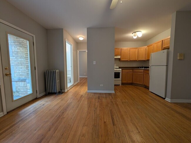 Building Photo - 910 W Dakin St