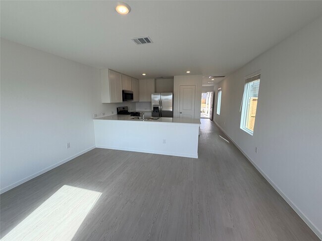 Building Photo - 922 Pertuso Ln