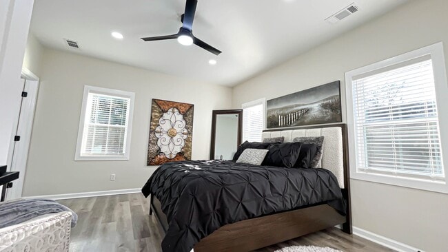 Building Photo - 2813 Mead Rd