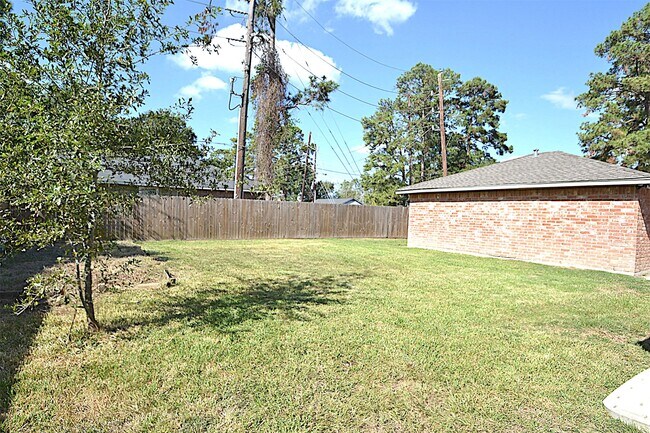 Building Photo - 23331 Birnam Wood Blvd