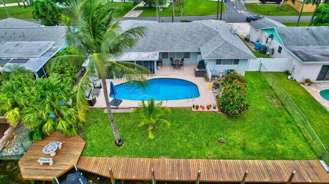 Building Photo - 1036 SW 26th Ave