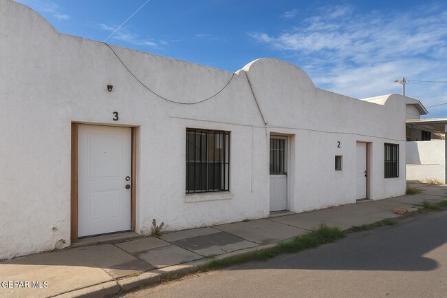Building Photo - 601 N Copia St