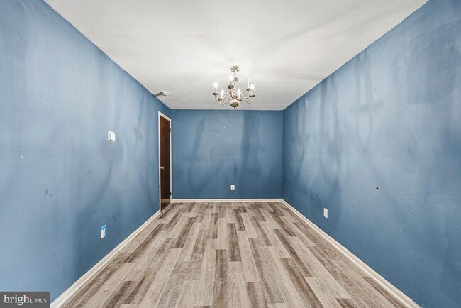 Building Photo - 507 E Airy St