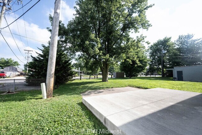 Building Photo - "Charming 1-Bedroom Apartment in Avon with...