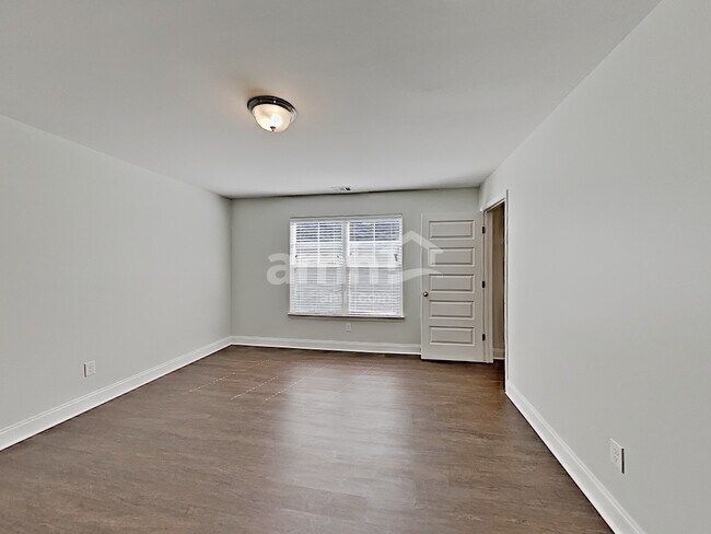Building Photo - 5502 Central Grove Sq