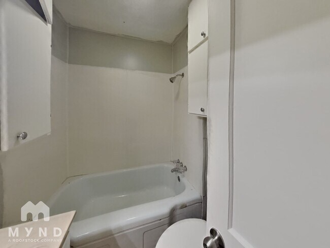 Building Photo - 4105 Elizabeth St