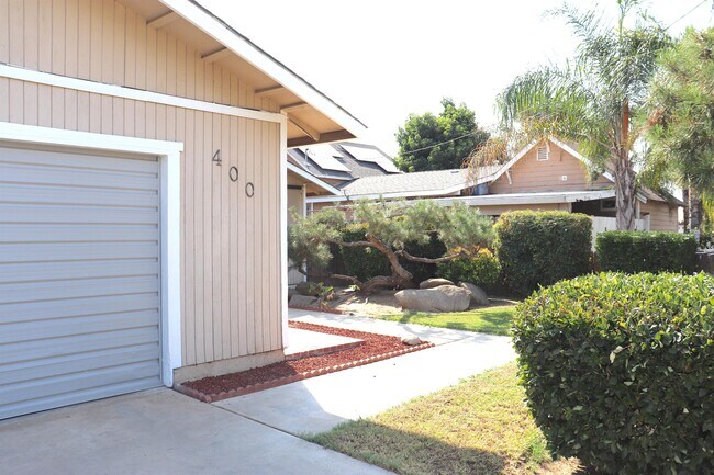 Building Photo - 400 S Crawford Ave