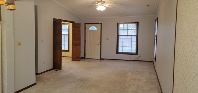 Building Photo - 3 bd, 2 ba E Columbia, Sunrise Estates, ne...