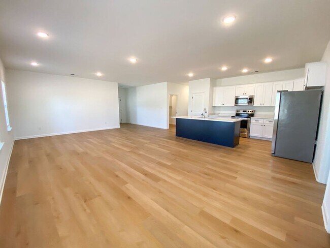 Building Photo - 4 bedroom 2 bath house built in 2024 in new development
