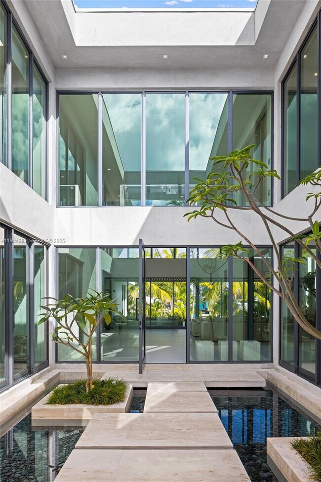 Building Photo - 773 NE 77th Terrace