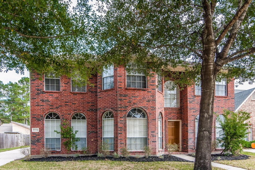 Primary Photo - 15526 Oxenford Dr