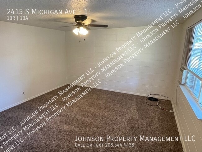 Building Photo - 2415 S Michigan Ave
