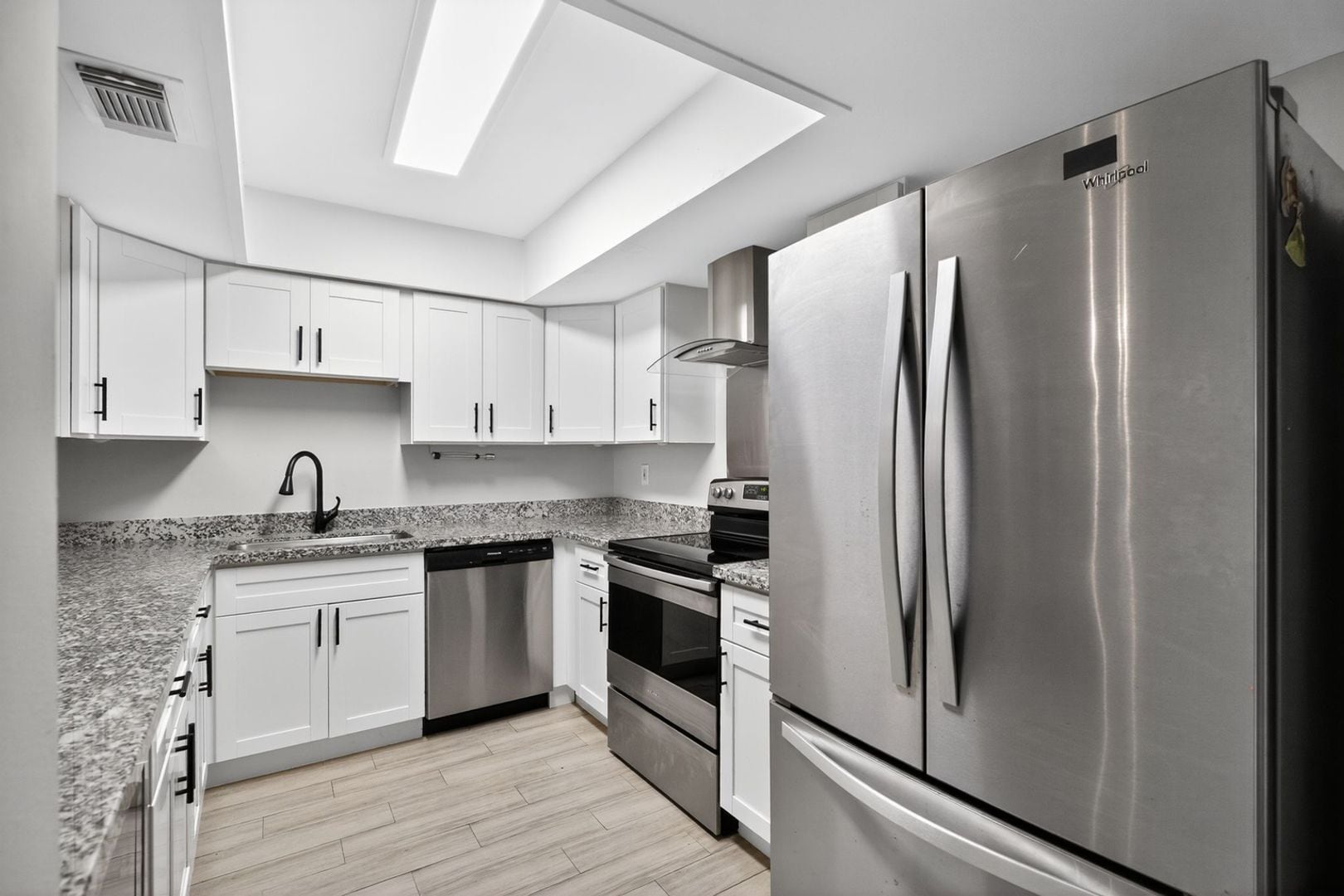Building Photo - 2250 Shadowdale Dr