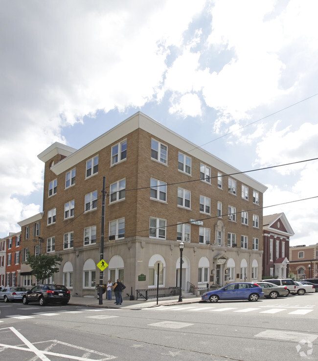 Primary Photo - Country Court Apartments