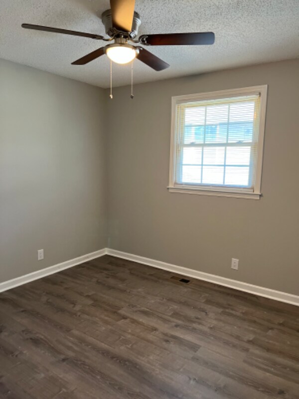 Building Photo - 1302 McAlpine Ave