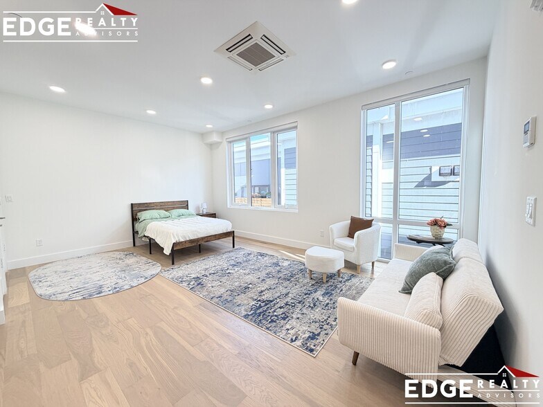 Building Photo - 38 Hichborn St