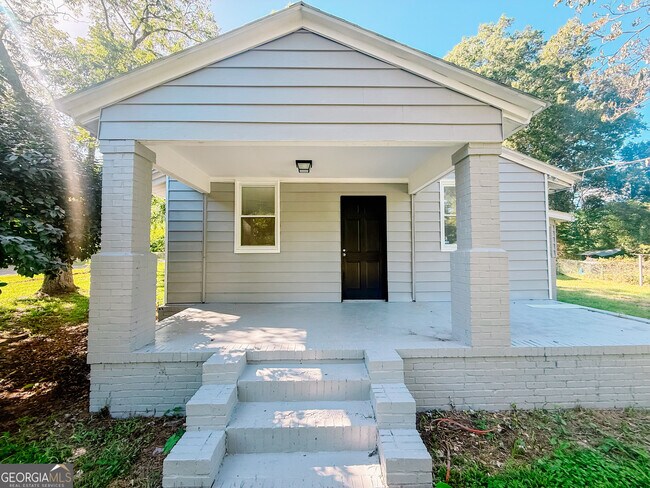 Building Photo - 212 Cordele Ave