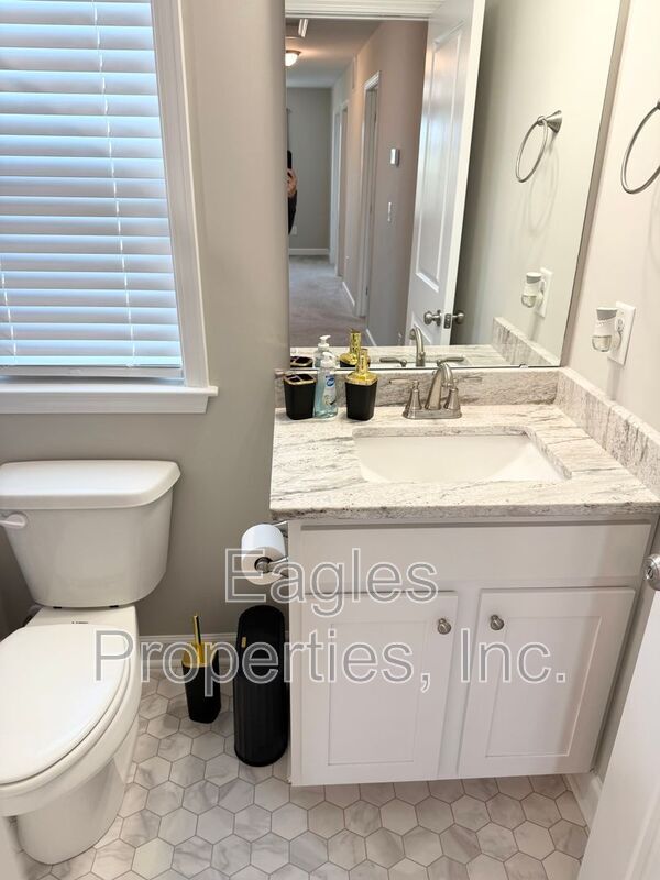 Building Photo - 117 Kenbridge Ln