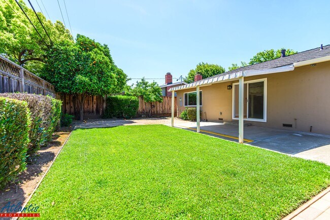 Building Photo - Gorgeous & Remodeled Home