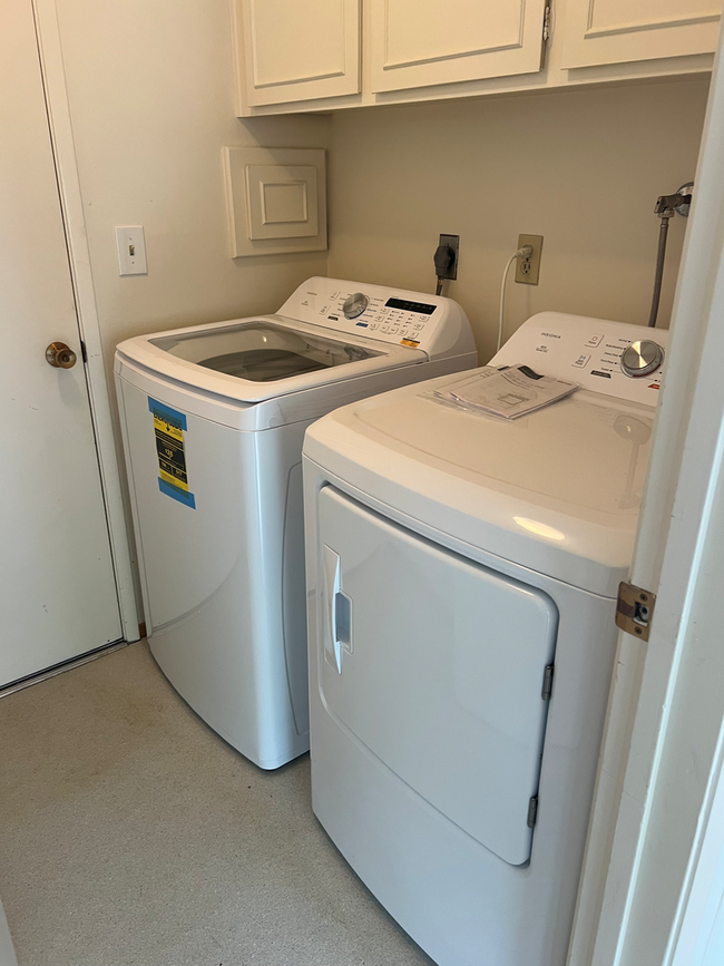 Building Photo - Elegant Executive Home Westborough SSF  5 ...