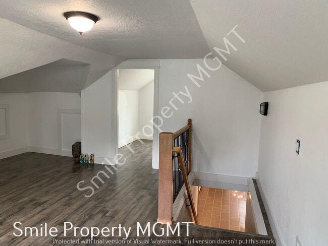 Building Photo - Spacious 4 bedrooms Home in SE Portland