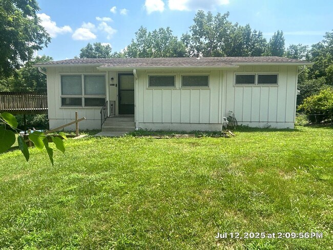 Primary Photo - NO SECURITY DEPOSIT! Beautiful 3 Bedroom Home