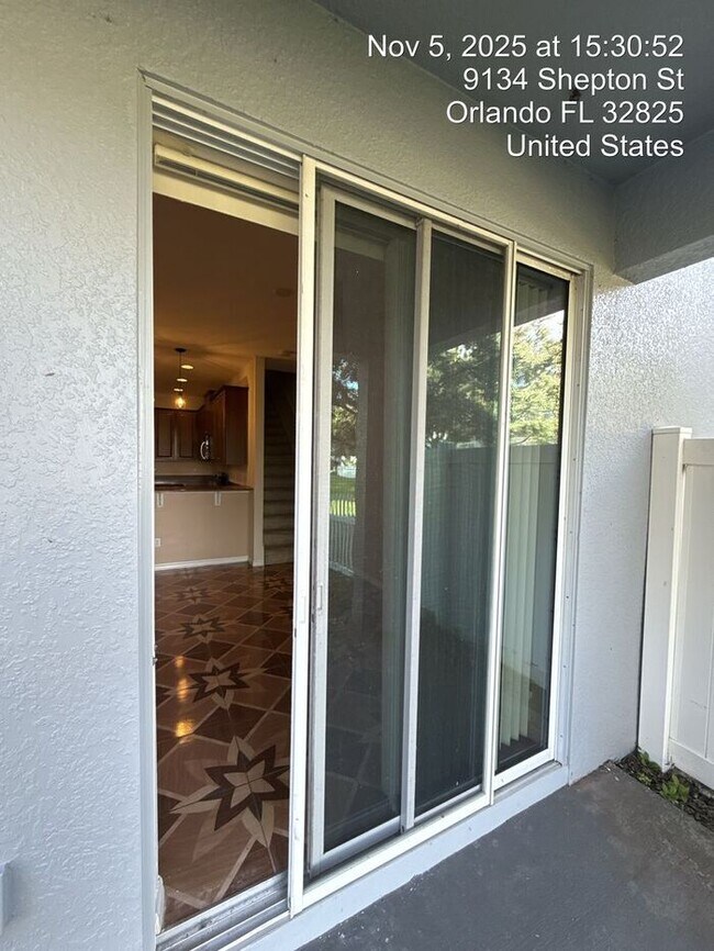 Building Photo - Beautiful Spacious 3 bed 2.5 bath Home in ...