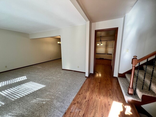 Building Photo - Amazing 4 Bedroom Home!