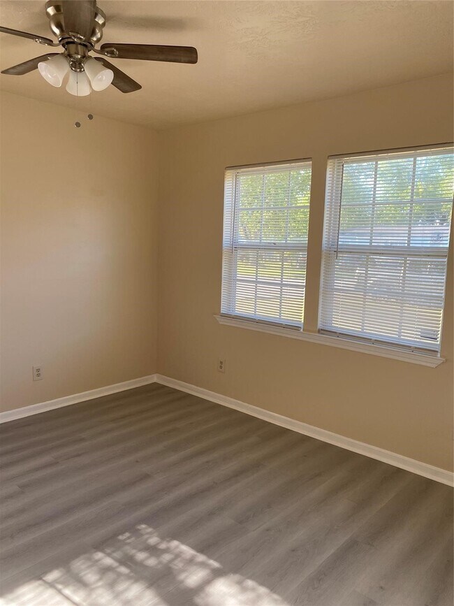 Building Photo - 4415 Groton Dr