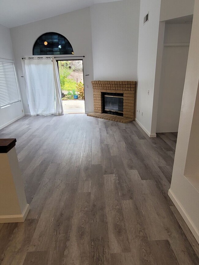 Building Photo - $3600.00 Rancho Bernardo 3 bdrm 2 bath 1450 sq ft House, Pool & Clubhouse