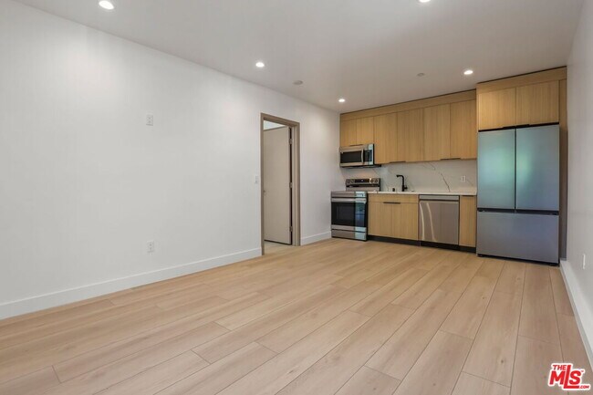 Building Photo - 11010 Hortense St