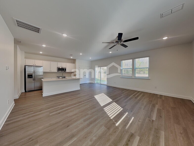 Building Photo - 1203 Livengood Wy