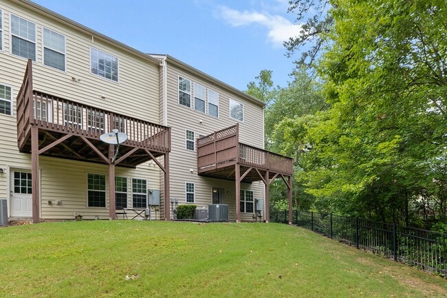 Building Photo - 8611 Macedonia Lake Dr