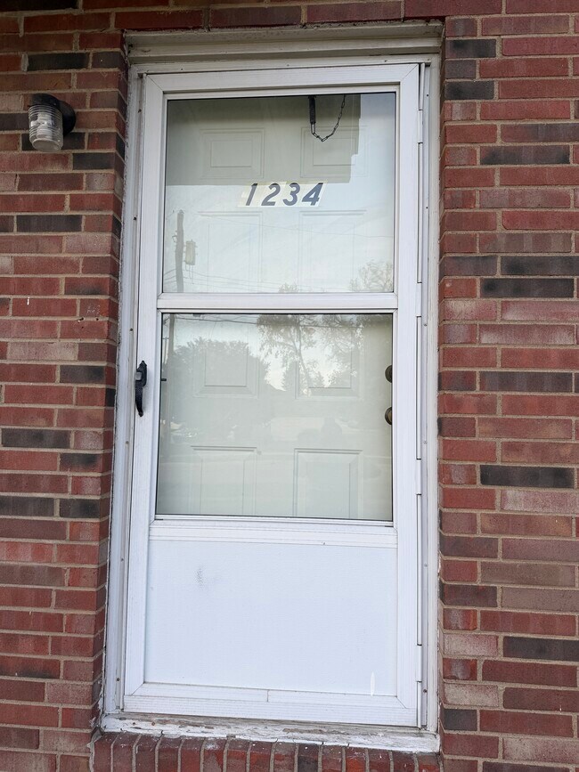 Front door - 1234 Cliffside St