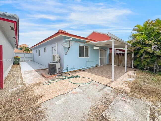 Building Photo - 1382 SE 11th Pl