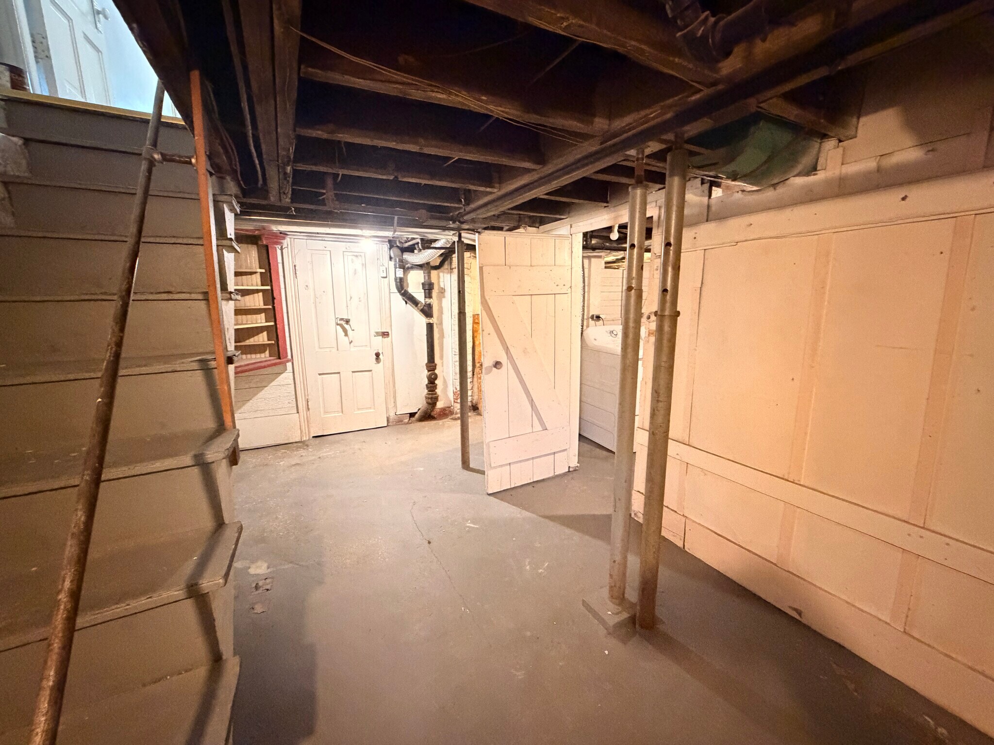 Building Photo - 122 Maple Ter