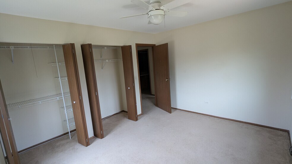 Building Photo - 541 Commanche Trl