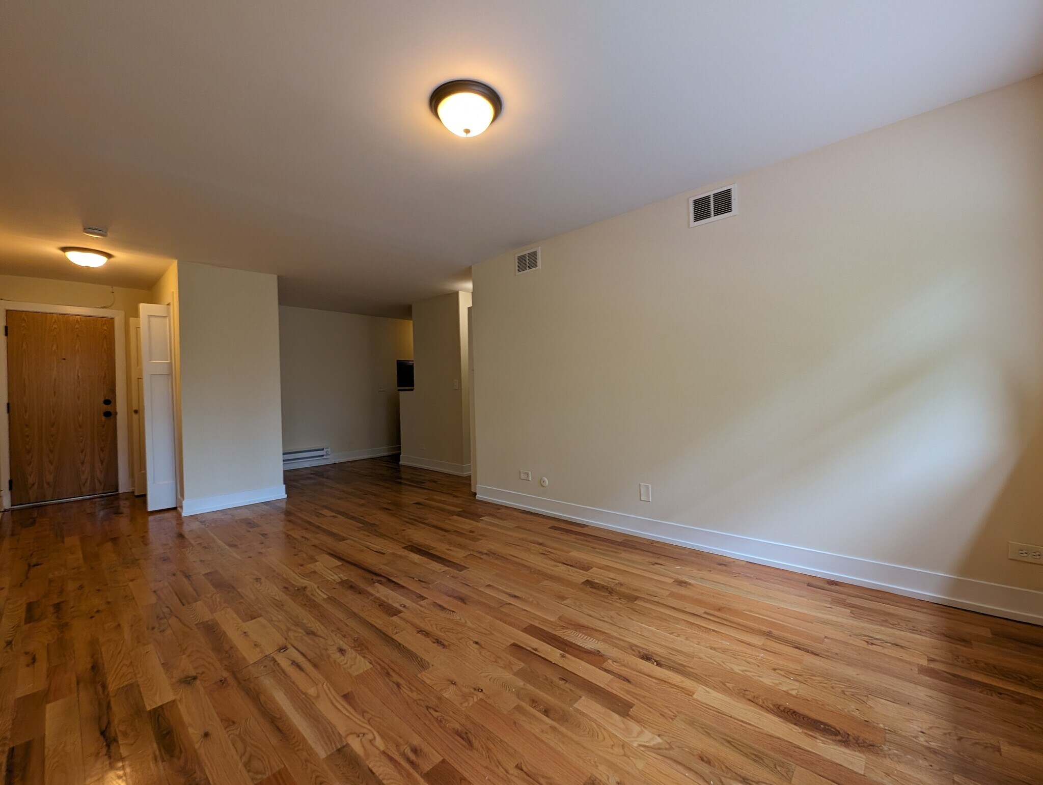 Building Photo - 557 W Arlington Pl